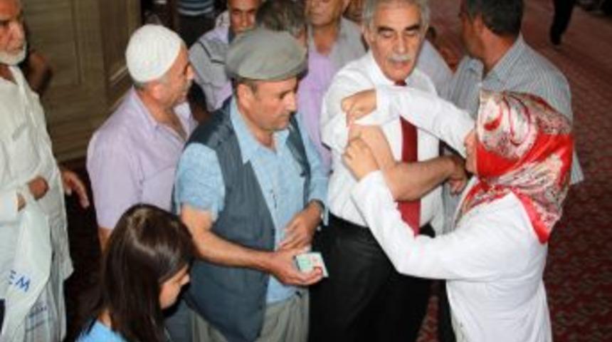 Hacı Adaylarına Aşıları Yapıldı