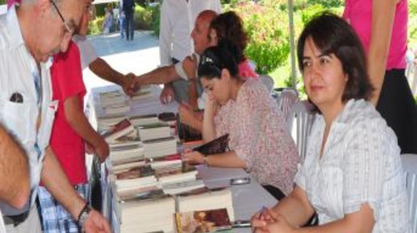 Alanya HEM &Uuml;cretsiz Kitap Dağıttı