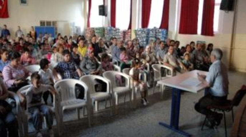 Minik &Ouml;ğrencinin, "vali Amca" Hitabı Herkesi G&uuml;ld&uuml;rd&uuml;
