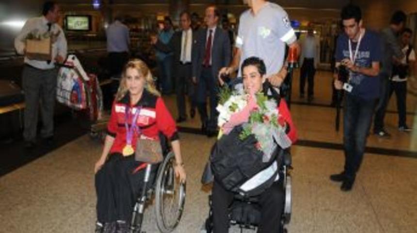 Paralimpik Milli Takımı Madalyalarla D&ouml;nd&uuml;