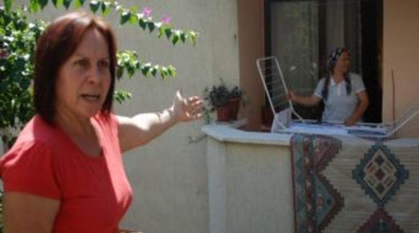 Sahibinin Balkona Kilitlediği Tavşanları İtfaiye Kurtardı