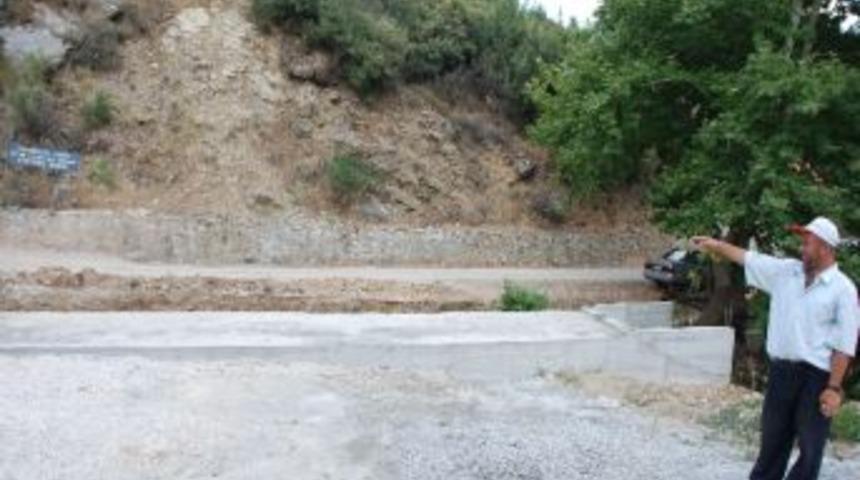 Pınarbaşı K&ouml;y&uuml;'ne Menfez K&ouml;pr&uuml; Yapıldı