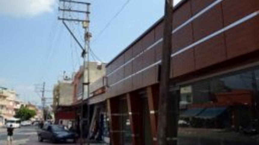 Direkler Kaldırımda, Bulvarlar Karanlıkta