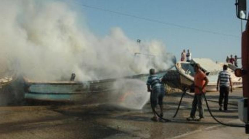 Ka&ccedil;ak&ccedil;ı Balık&ccedil;ı Teknesi Yanarak K&uuml;l Oldu