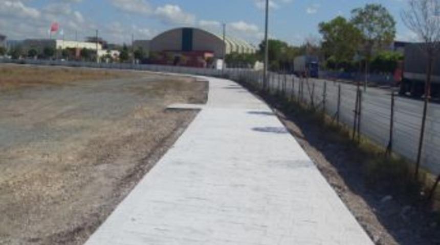 İzmit&rsquo;in En B&uuml;y&uuml;k Parkı Sanayi Mahallesi&rsquo;ne Yapılıyor