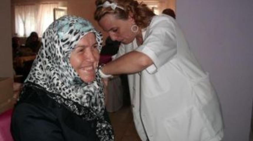 Alaplı'da Hacı Adaylarına aşı yapıldı