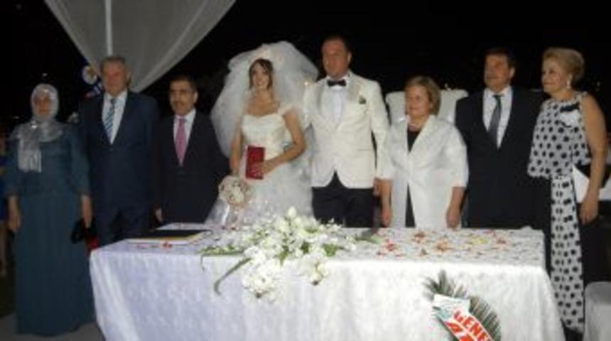 AK Partili Yeldan d&uuml;nya evine girdi