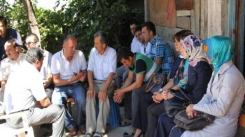 &Ouml;ğretmenlerden Şehit Ailesine Taziye Ziyareti