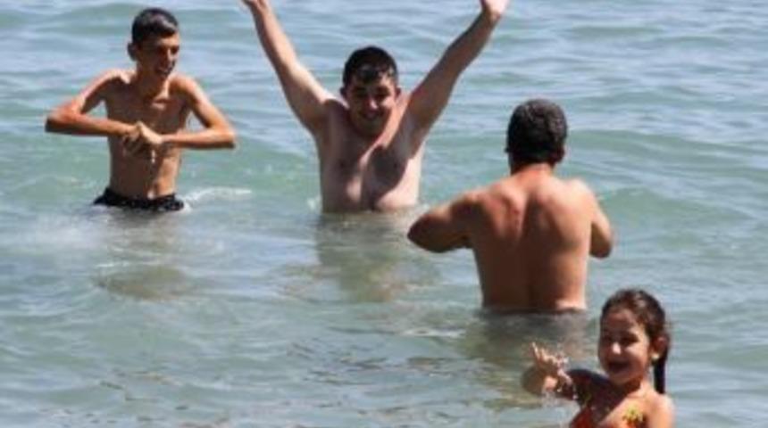 Konak'ta Denize Girmeyen Kalmadı