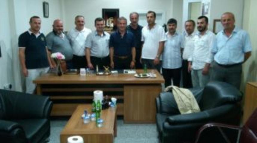 Ak Parti Karasu İl&ccedil;e Teşkilatı Belediye Eski Başkanlarından Ahmet Gen&ccedil;&rsquo;i Ziyaret Etti