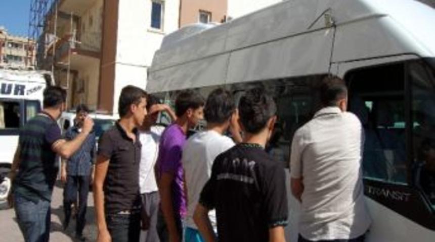 Ka&ccedil;ak Suriyeli M&uuml;lteciler Yakalandı