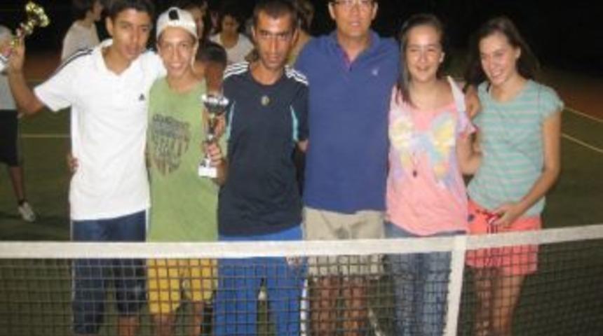 &Ouml;demiş Tenis Ve Dağcılık Kul&uuml;b&uuml; Yaz Sezonunu Kapattı