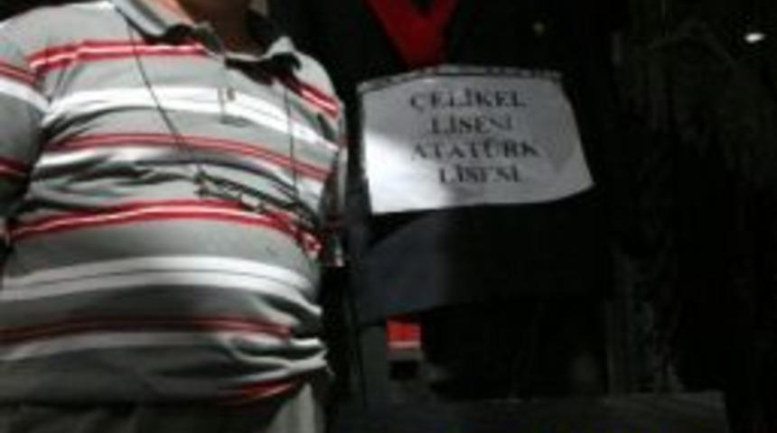 Esnafın Y&uuml;z&uuml;n&uuml; İlk&ouml;ğretim Okulu &Ouml;ğrencileri G&uuml;ld&uuml;rd&uuml;