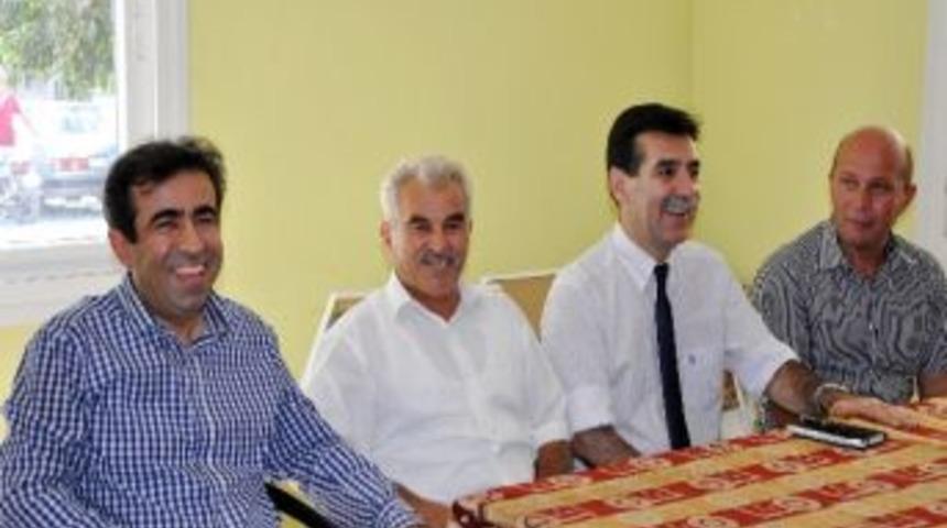 Vali G&uuml;zeloğlu Kamyoncuları Dinledi
