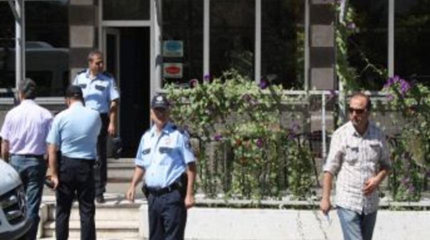 Kahvehanede Kurşunlandı
