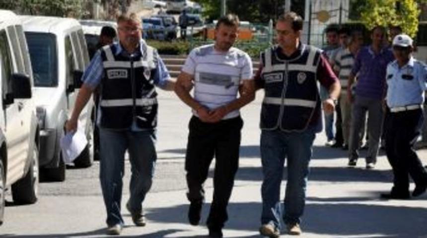 Eski Eşini Başından Silahla Vuran G&uuml;venlik G&ouml;revlisi Adliyeye Sevk Edildi
