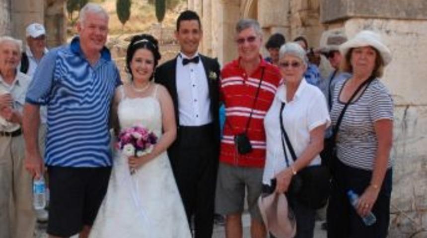 D&uuml;ğ&uuml;n &Ouml;ncesi 'tarih Yolculuğu'