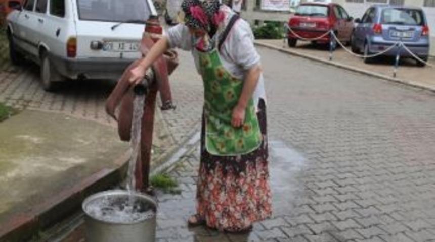 Keşap'ta Su Kesintisi Vatandaşı İsyan Ettirdi