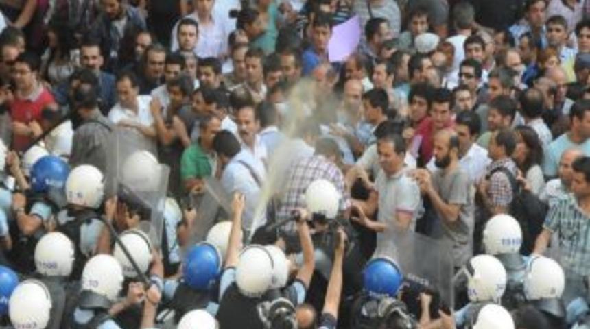 Diyarbakır&rsquo;da 4+4+4 Protestosuna Gazlı M&uuml;dahale