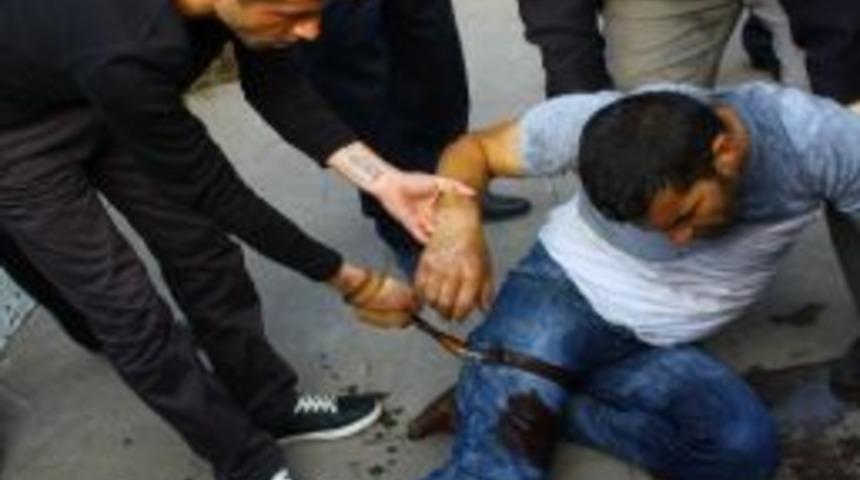 &Ccedil;arşamba'da Silahlı Kavga: 2 Yaralı