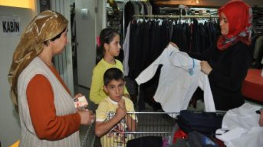 Paylaşım Noktası'ndan &Ouml;ğrencilere Okul Yardımı