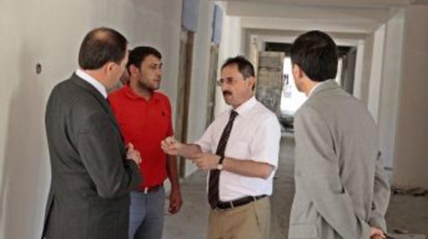 Vali Başk&ouml;y'den  Okul İnşaatlarına Denetim