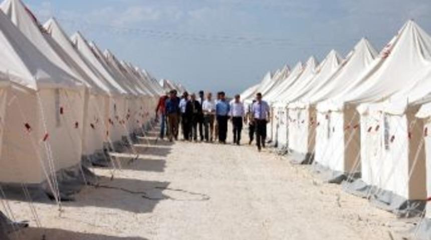 &Ccedil;adır Kentte &Ccedil;adırlar Kurulmaya Başlandı