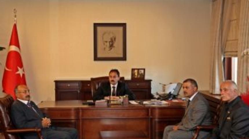 Şehit Ailelerinden Vali Başk&ouml;y&rsquo;e Ziyaret