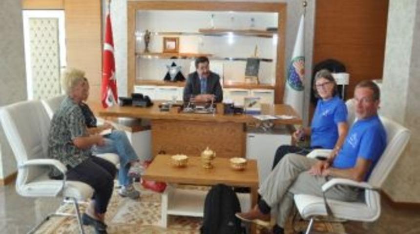 Uluslararası Brıgıtte Bardot Vakfı'ndan G&ouml;lbaşı Hayvan Barınağı'na Destek