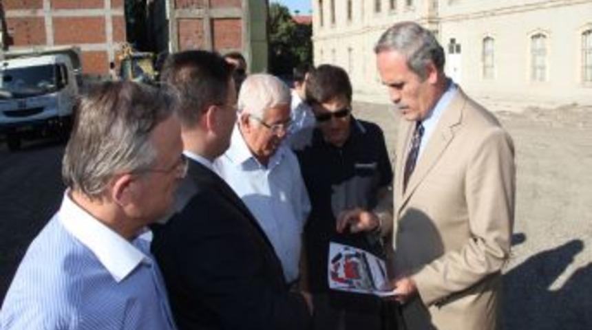 Tarihi Bursa Erkek Lisesi G&uuml;ny&uuml;z&uuml;ne &Ccedil;ıktı