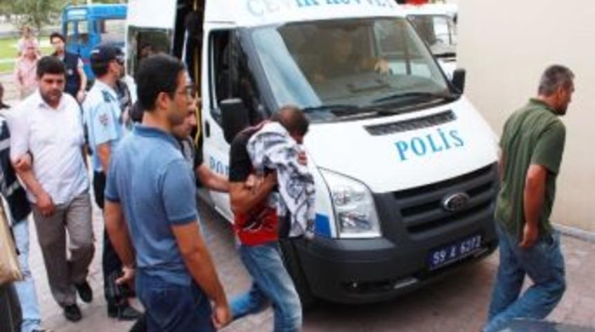 Tekirdağ&rsquo;da Uyuşturucu Operasyonu: 12 Kişi G&ouml;zaltında