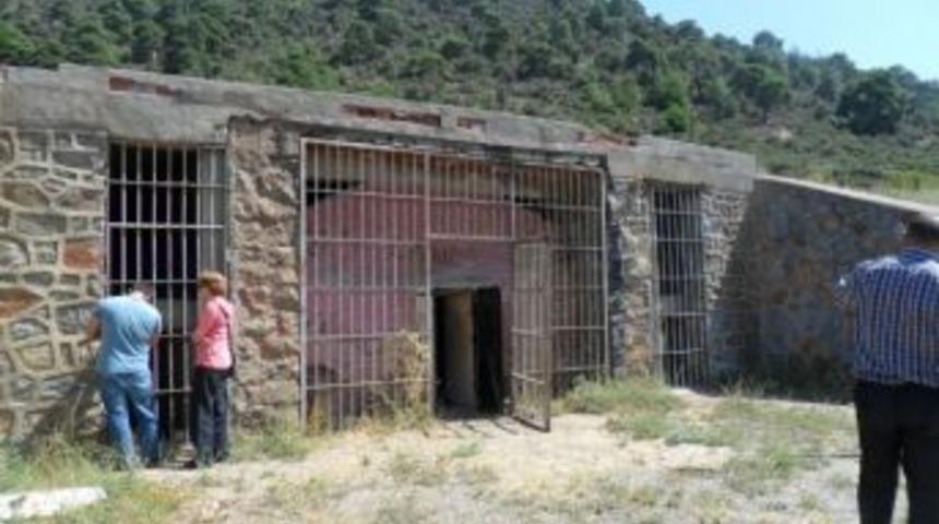 Elbeyli'deki Yer Altı Mezarında Tadilat Başlıyor