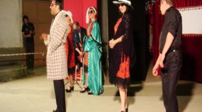 Bursa Şehir Tiyatrosu Yaz Turnesinde