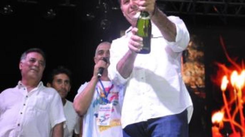 Kocadon Doğum G&uuml;n&uuml;n&uuml; Karnavalda Kutladı