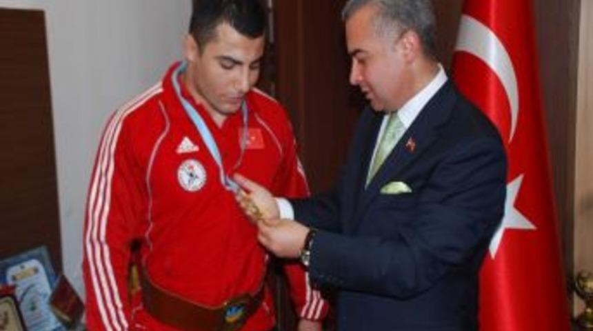 Şampiyondan Kaymakam Turan&rsquo;a Ziyaret