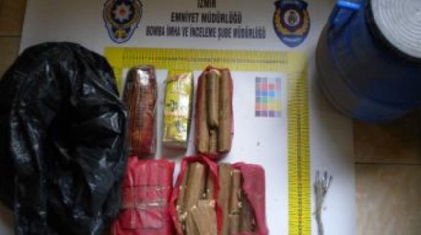 İzmir'de Patlamaya Hazır Bomba D&uuml;zenekleri Ele Ge&ccedil;irildi
