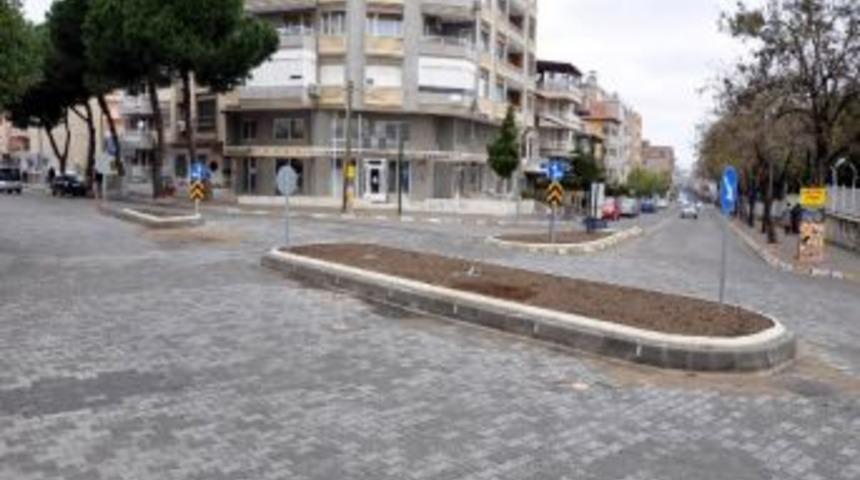 Salihli&rsquo;de Elektrik Telleri Yer Altına Alınıyor