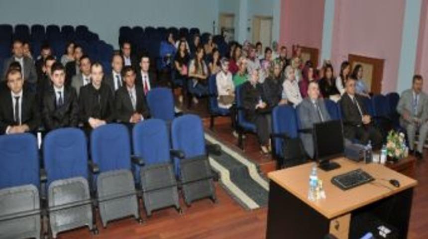 G&uuml;m&uuml;şhane&rsquo;de Aday &Ouml;ğretmenler Uyum Eğitiminde