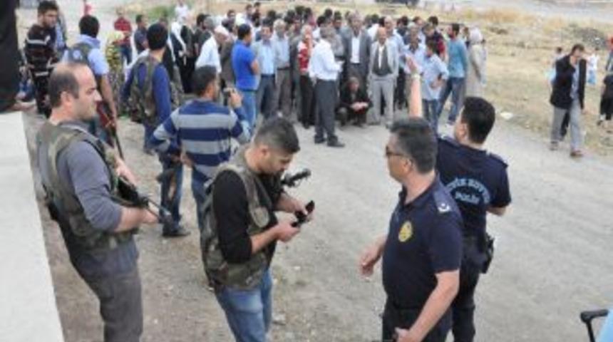 Bing&ouml;l'de KCK Operasyonu: 27 G&ouml;zaltı