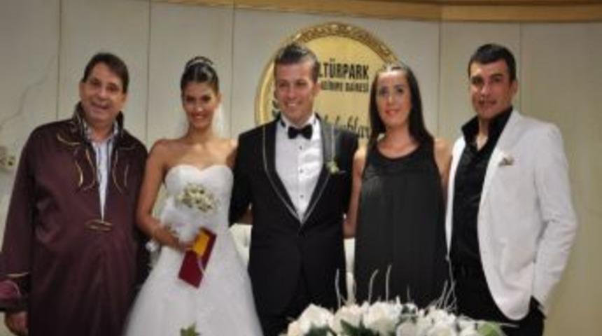 Hakem Damat Nikahta Gelinden Sarı Kart G&ouml;rd&uuml;