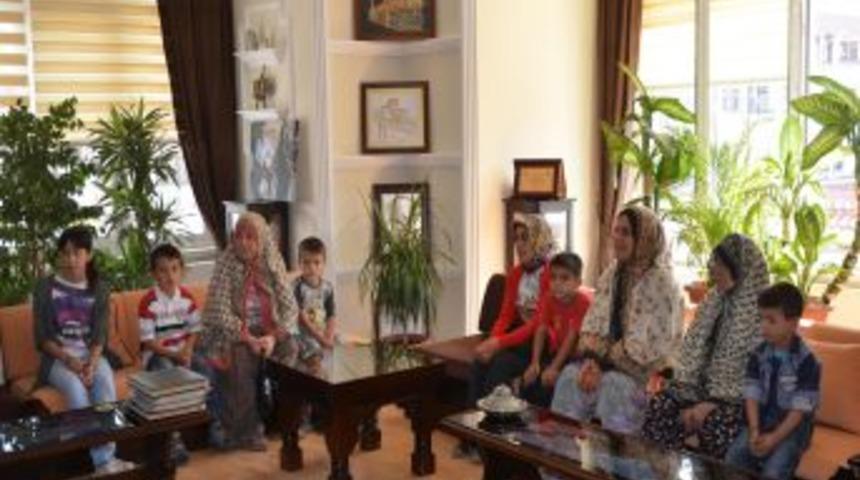 Beypazarılılar Vakfı'ndan &Ouml;ğrencilere Kırtasiye Yardımı