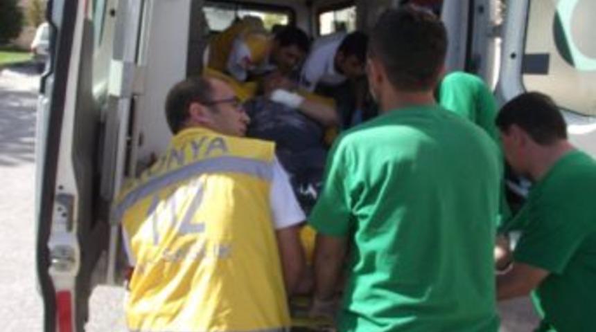 Eşiyle Tartışan Kadın Bileklerini Kesti