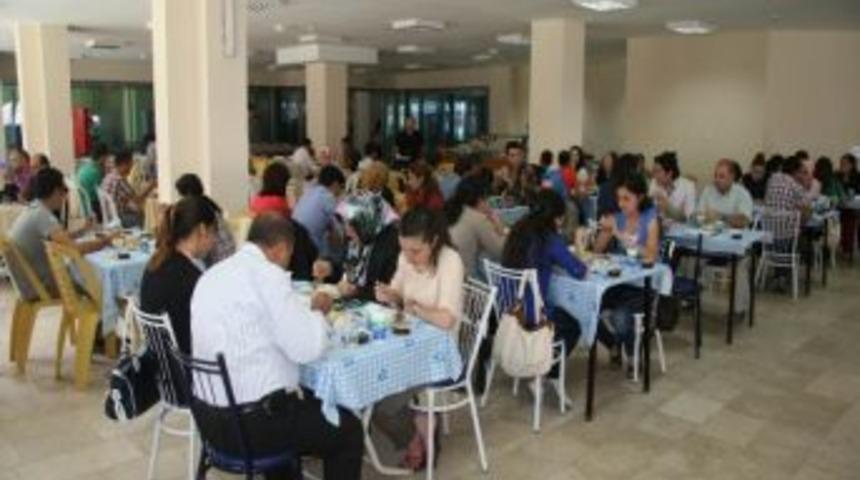 Eğitim Bir-sen&rsquo;den Yeni Atanan &Ouml;ğretmenlere Yemek