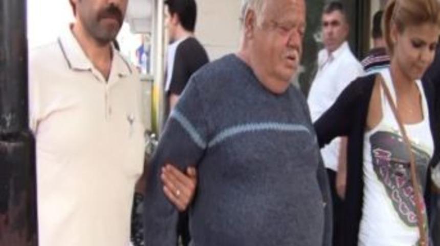 Eskişehir'de Camiye Yardım Toplama Bahanesiyle Dolandırıcılık Yapan Şahıs Yakalandı