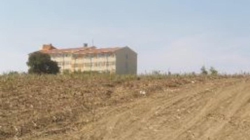Okul Var Ama Yolu Yok