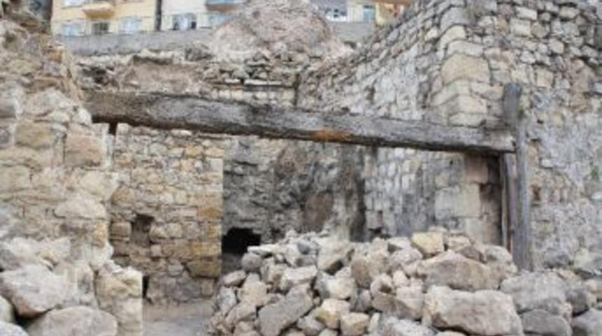 Tarihi Saray Hamamı Ayağa Kaldırılıyor