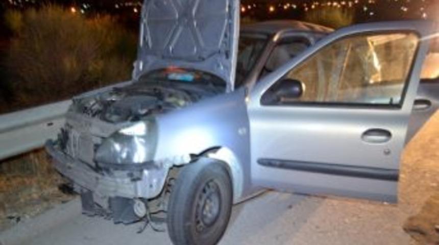 Otoyolda Kazaya Neden Olan S&uuml;r&uuml;c&uuml; Ka&ccedil;tı