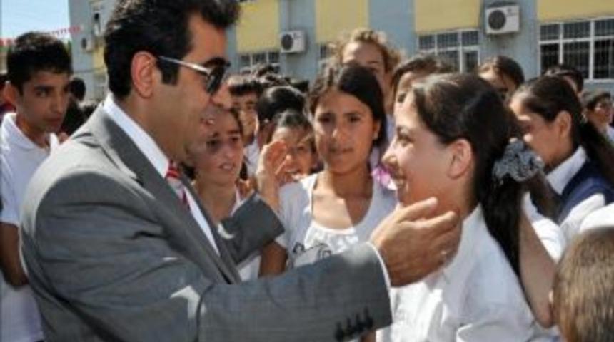 Vali G&uuml;zeloğlu&rsquo;ndan İlk&ouml;ğretim Haftası Mesajı