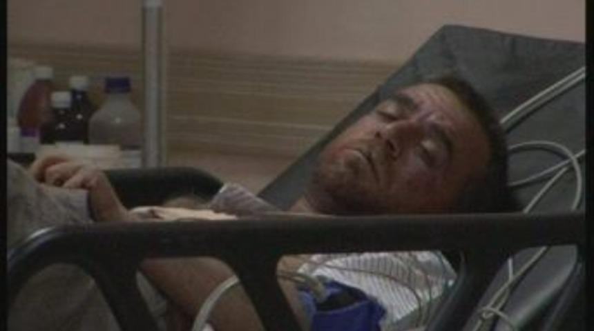 Alkol Aldı Kendini Bı&ccedil;akladı