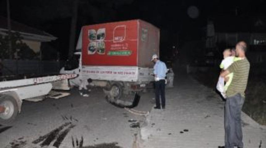 D&uuml;zce'de Trafik Kazası: 8 Yaralı